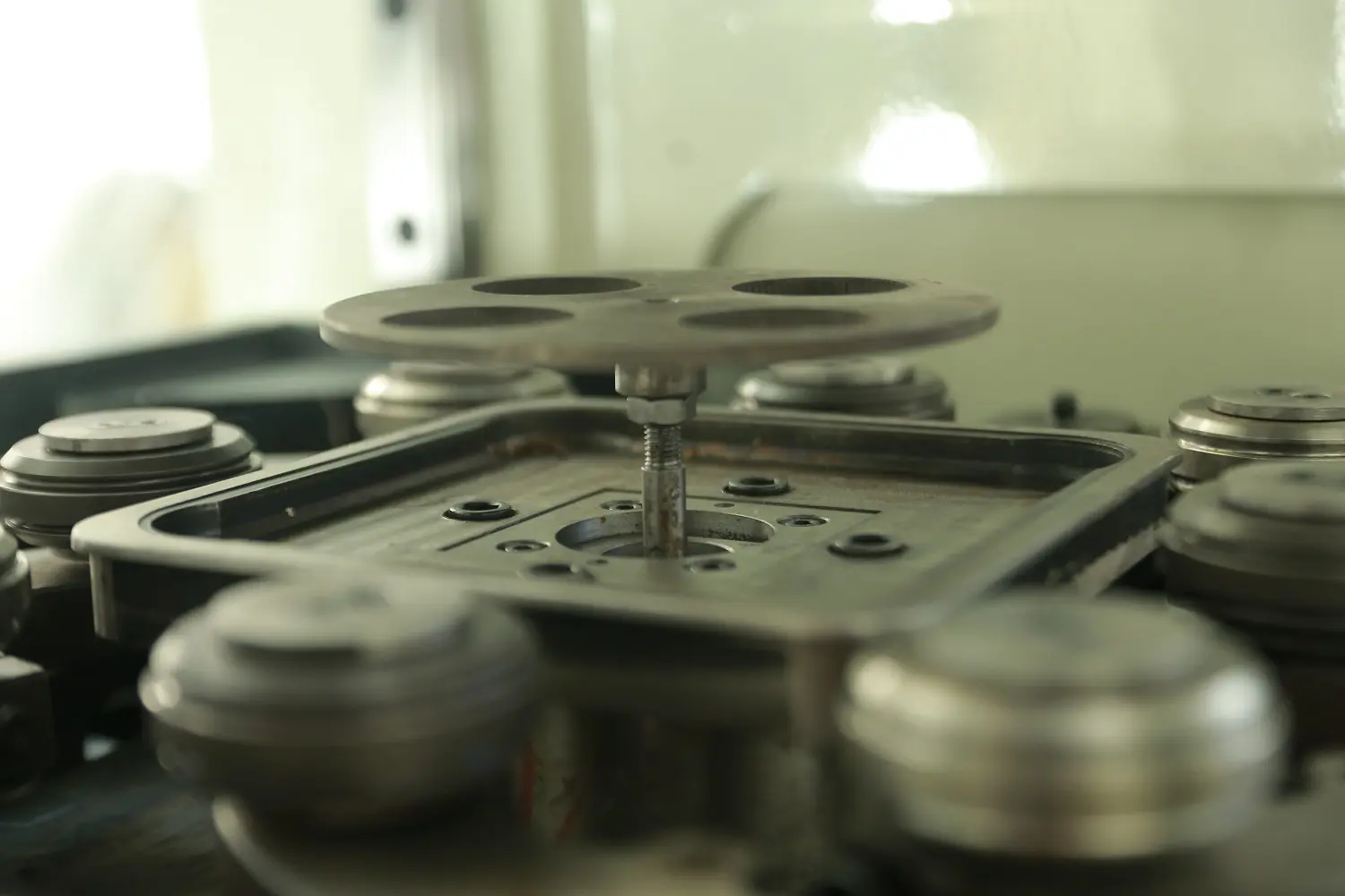 Double Seaming in Metal Can Production